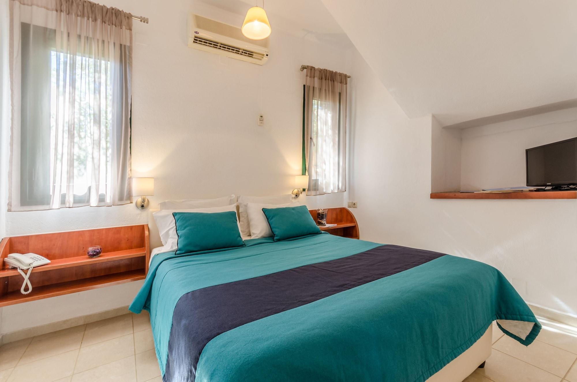 Pela Mare Hotel アギア・ペラギア エクステリア 写真